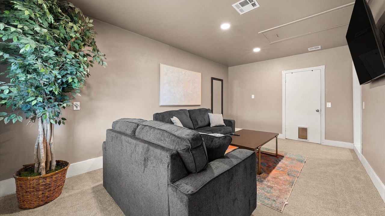 Photo of Livingroom in Midwest City