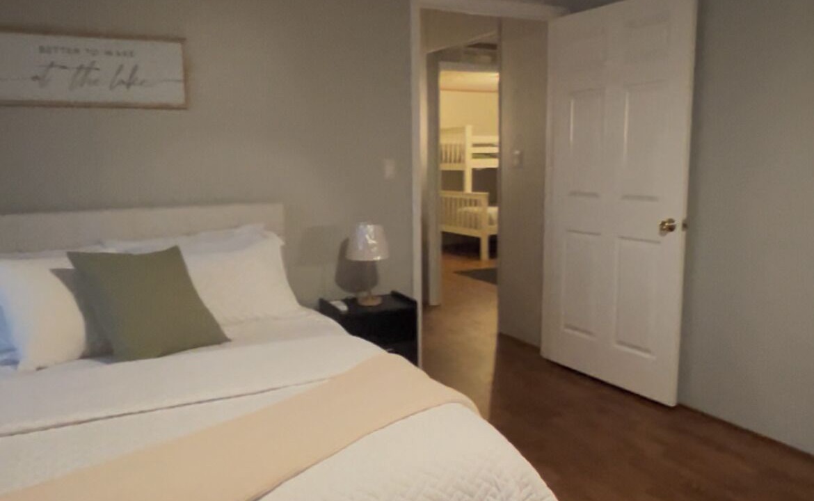 Photo of Bedroom in Townville