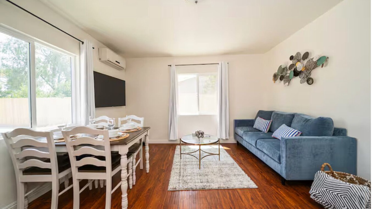 Photo of Livingroom in Baldwin Park