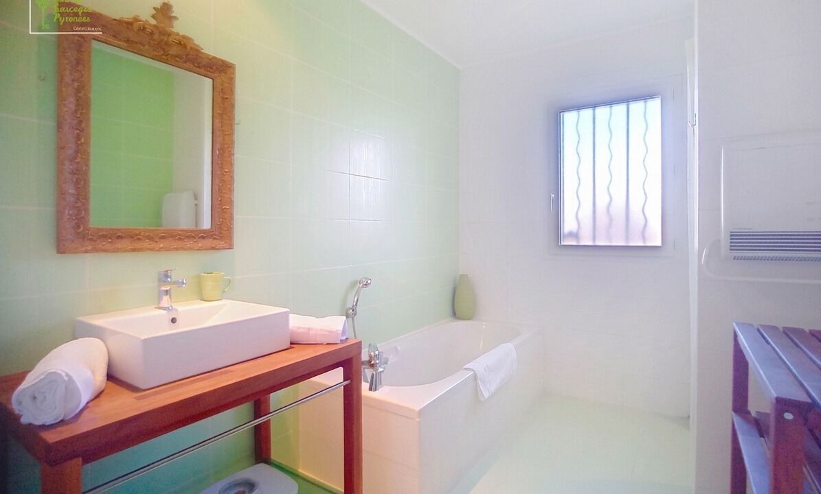 Photo of Bathroom in Eauze