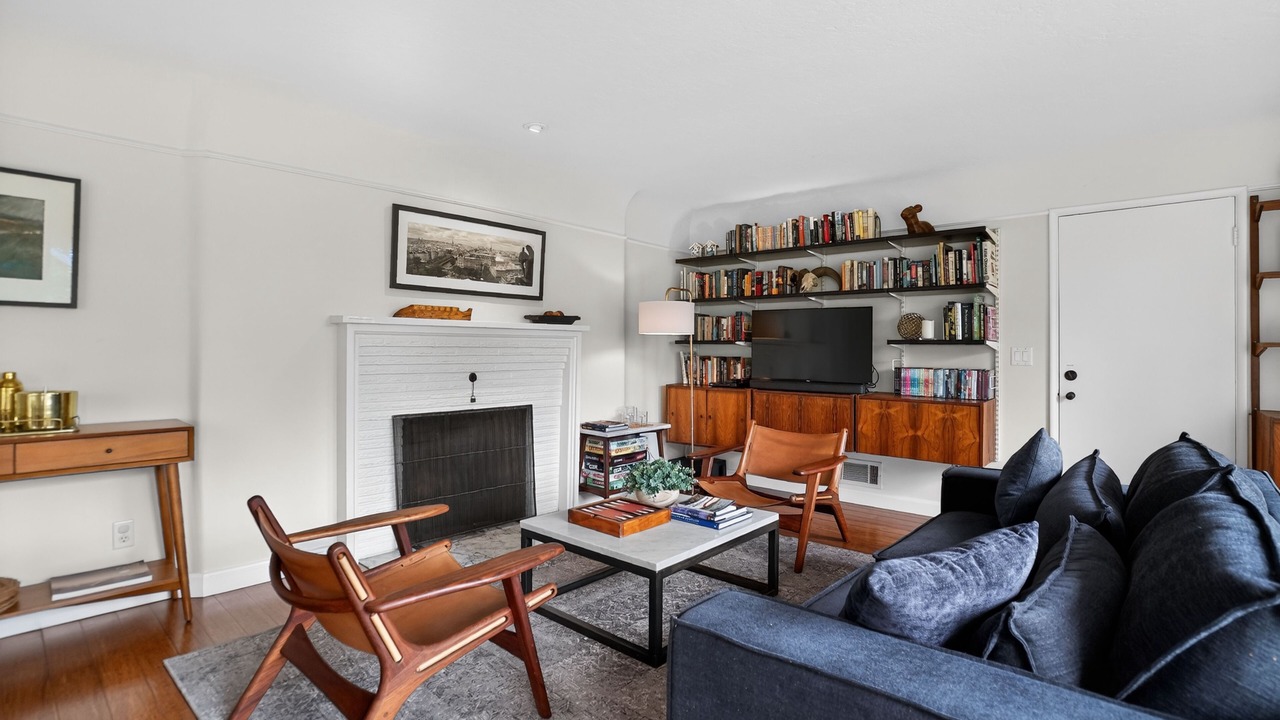 Photo of Livingroom in First Addition