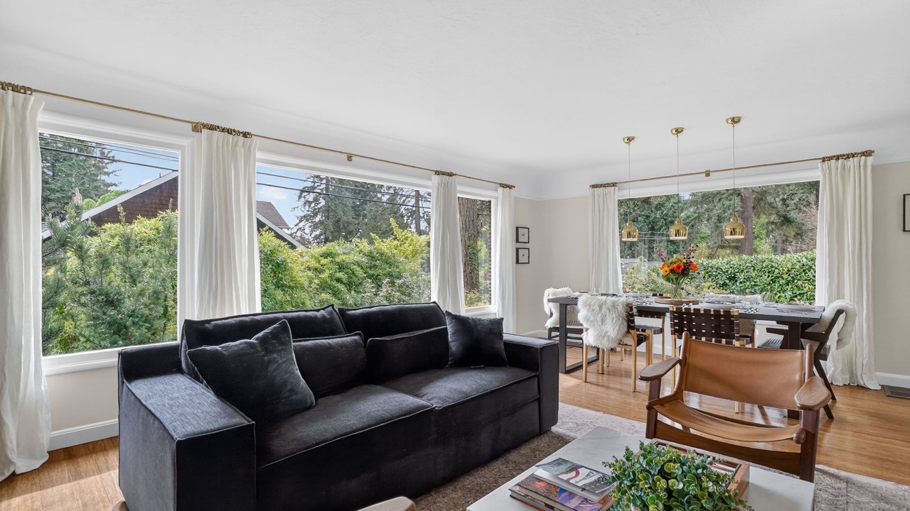Photo of Livingroom in First Addition