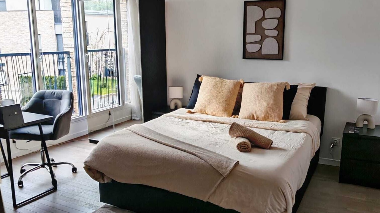 Photo of Bedroom in Louveciennes