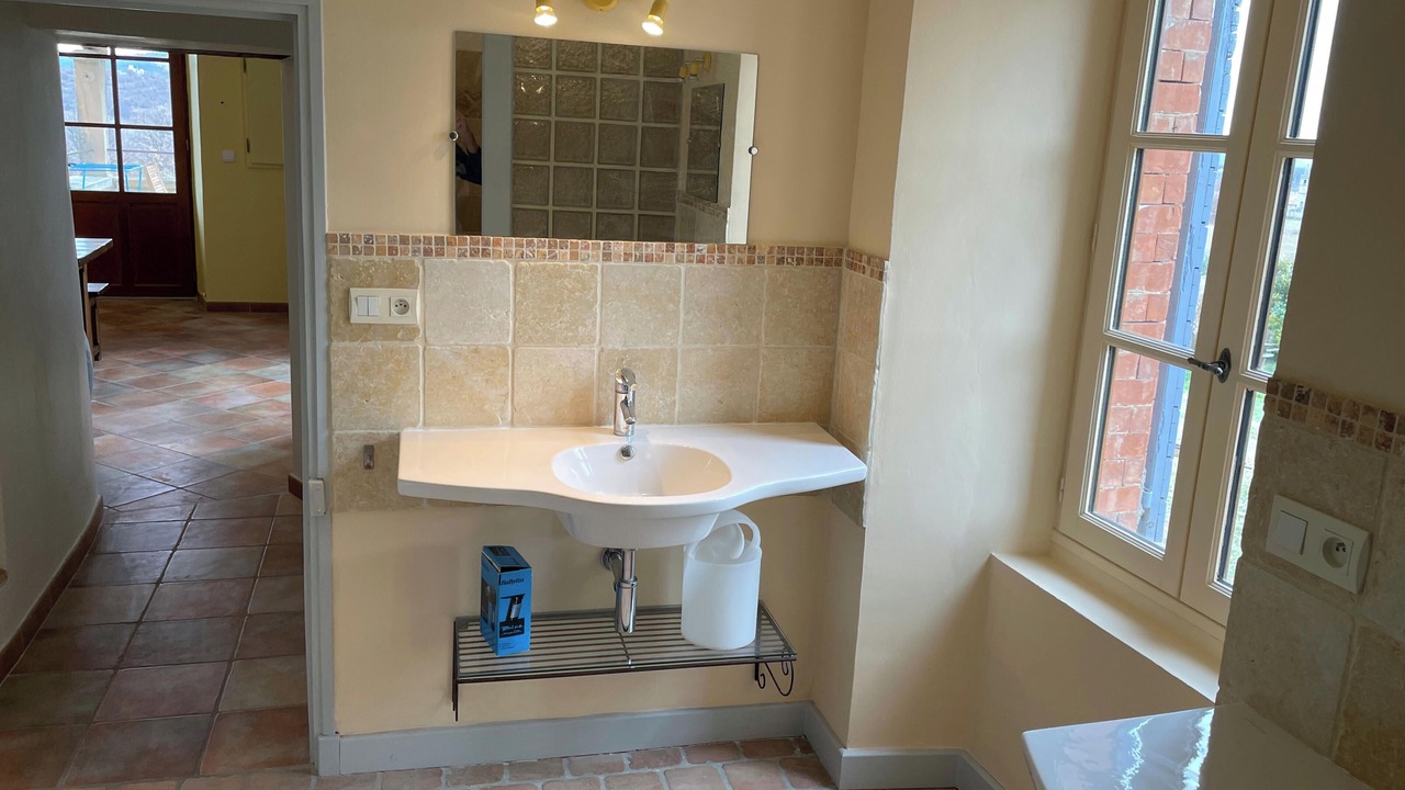 Photo of Bathroom in Ongles