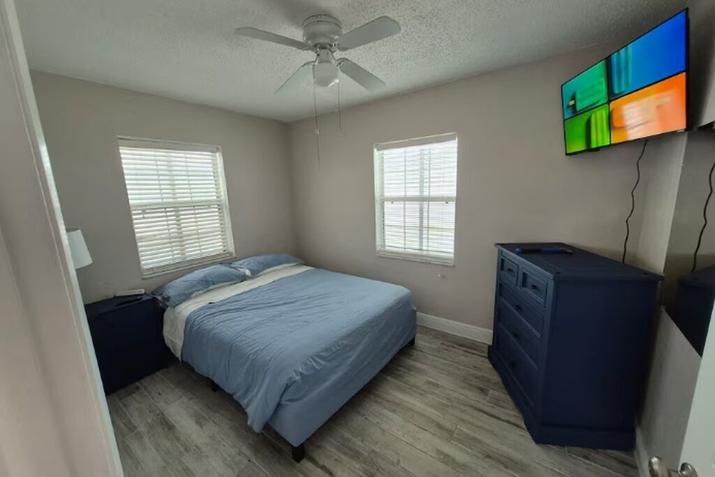 Photo of Bedroom in Edgewater