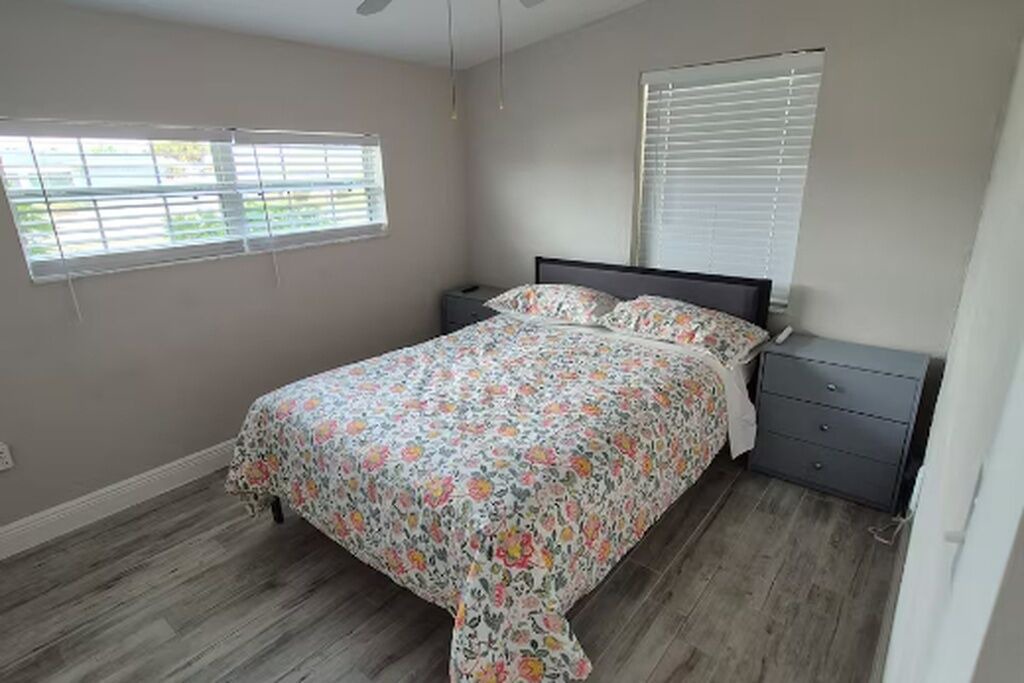 Photo of Bedroom in Edgewater