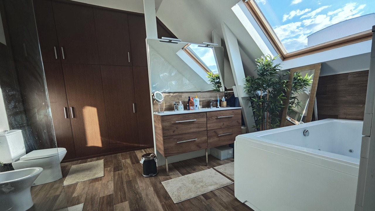 Photo of Bathroom in Petit-Colombes