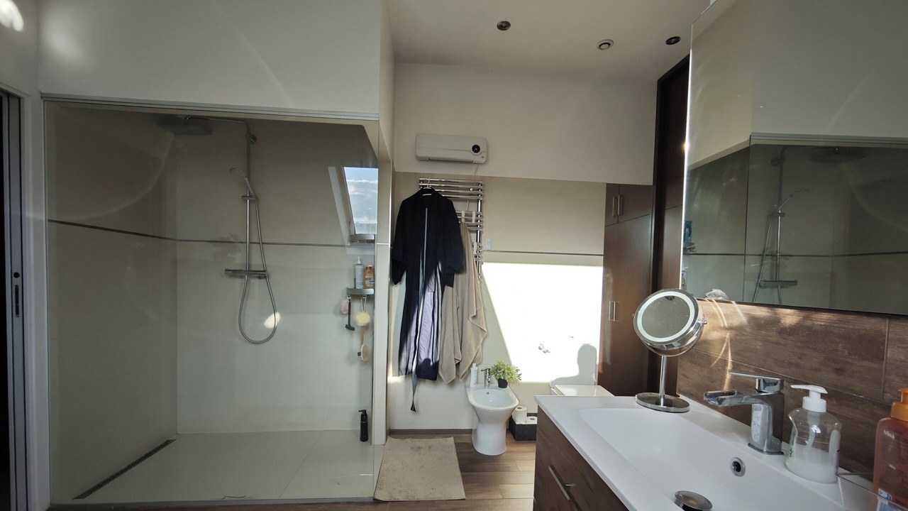 Photo of Bathroom in Petit-Colombes