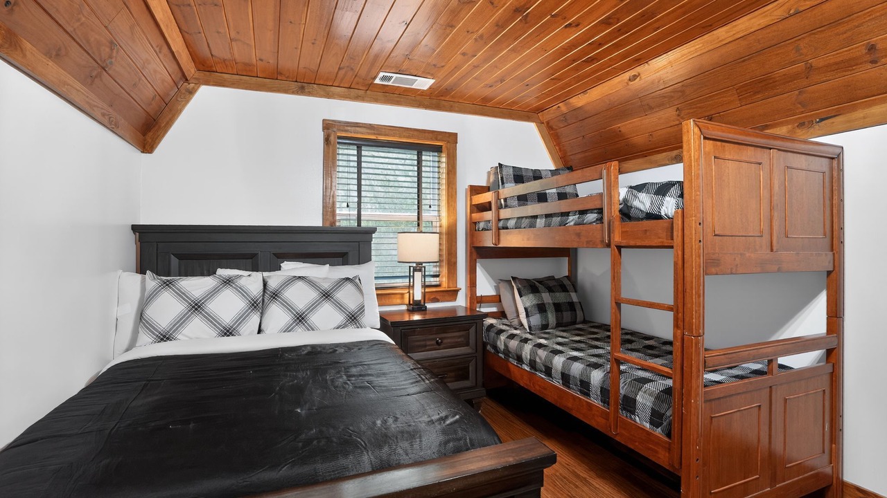Photo of Bedroom in Lake Whitney