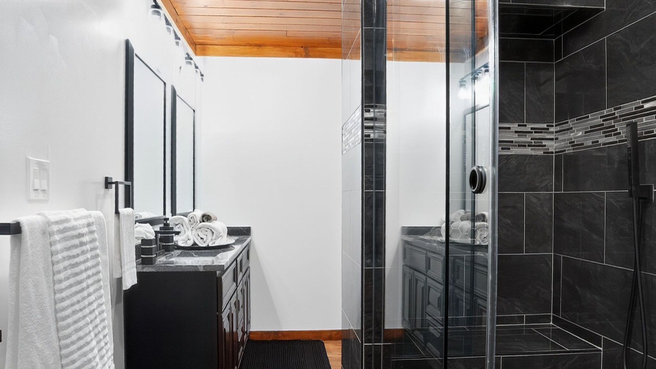 Photo of Bathroom in Lake Whitney
