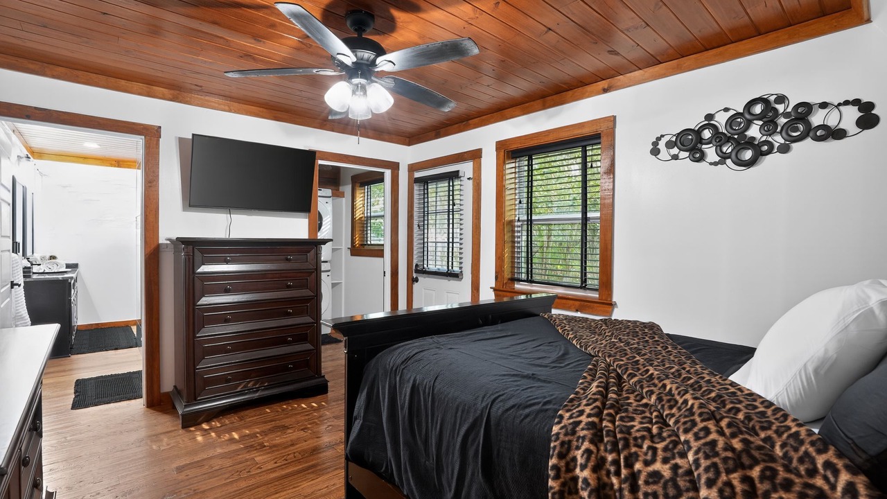 Photo of Bedroom in Lake Whitney