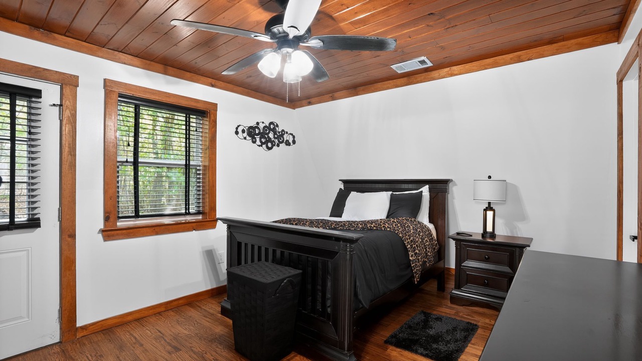 Photo of Bedroom in Lake Whitney