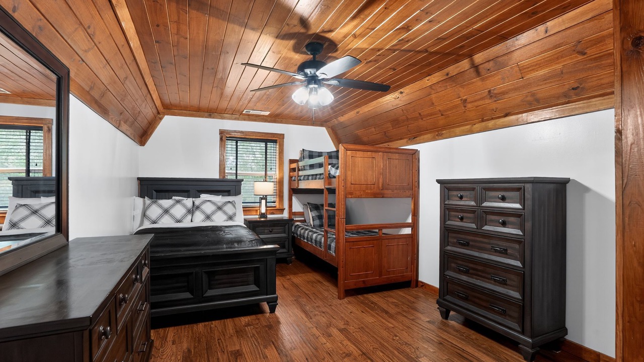 Photo of Bedroom in Lake Whitney