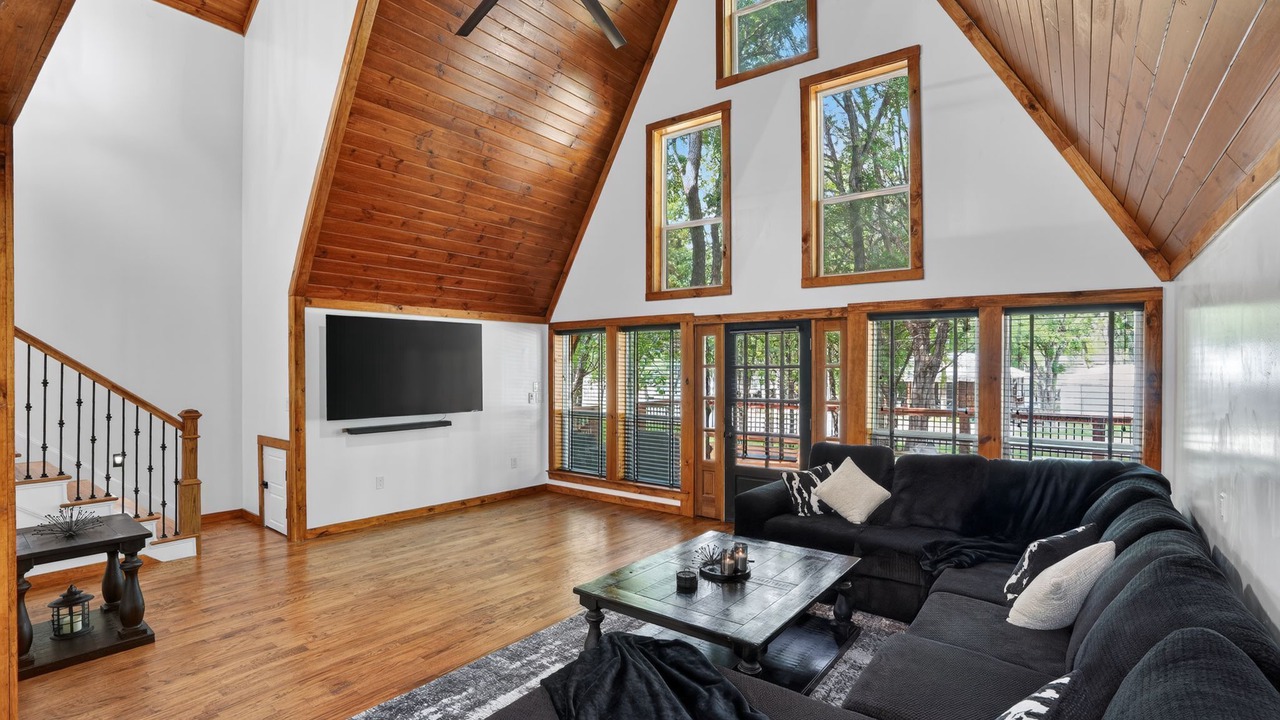 Photo of Livingroom in Lake Whitney