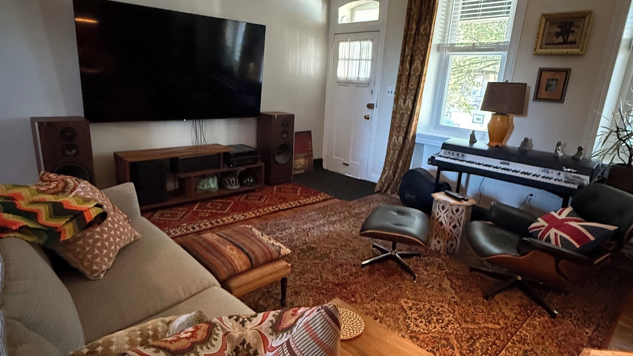 Photo of Livingroom in Roxborough-Manayunk