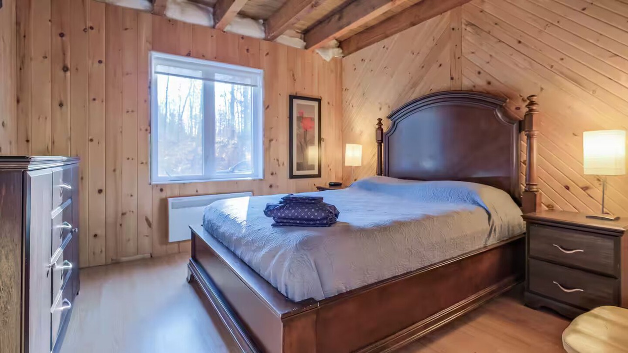 Photo of Bedroom in Mont-Saint-Michel
