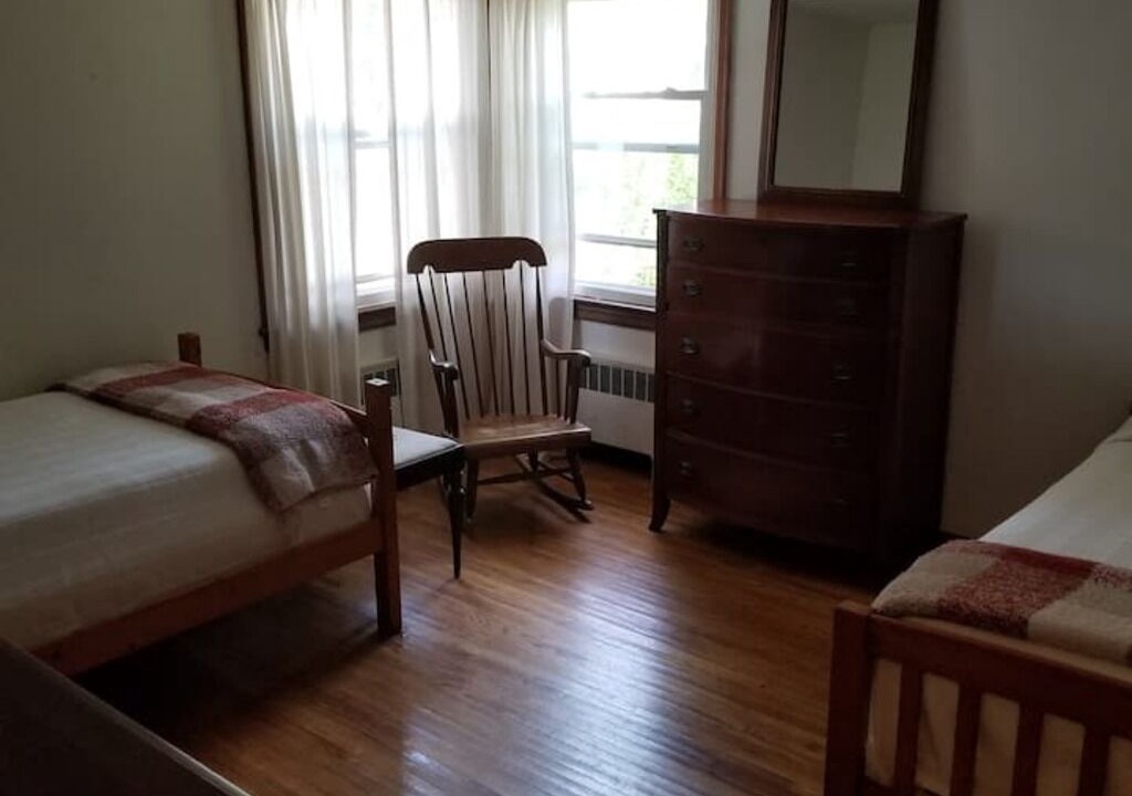 Photo of Bedroom in Lake Erie Beach