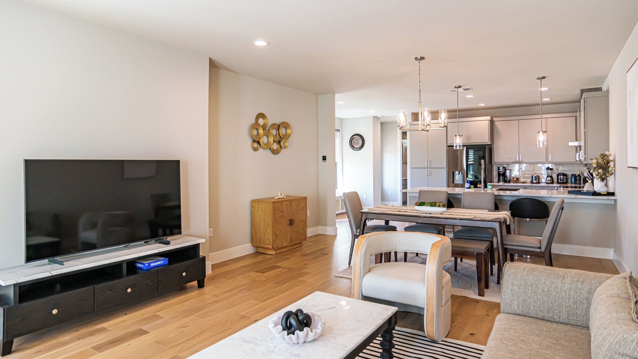 Photo of Livingroom in McNeil