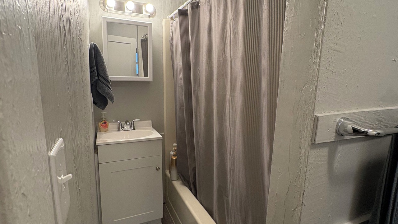 Photo of Bathroom in Highland Square
