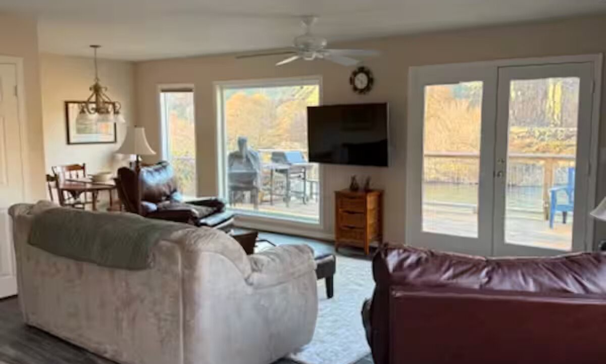 Photo of Livingroom in Maupin