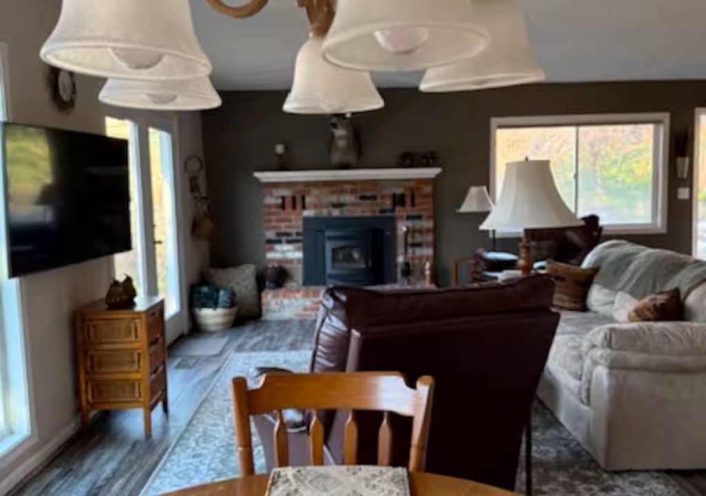 Photo of Livingroom in Maupin