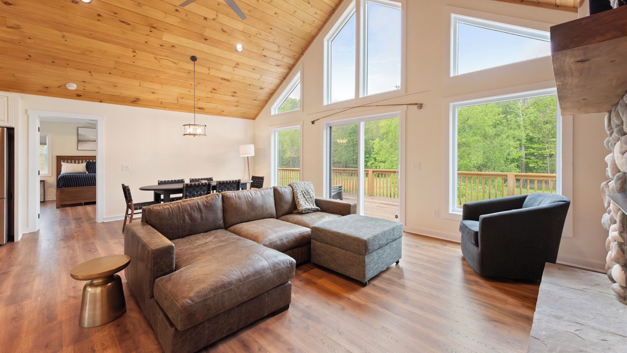 Photo of Livingroom in Lansing