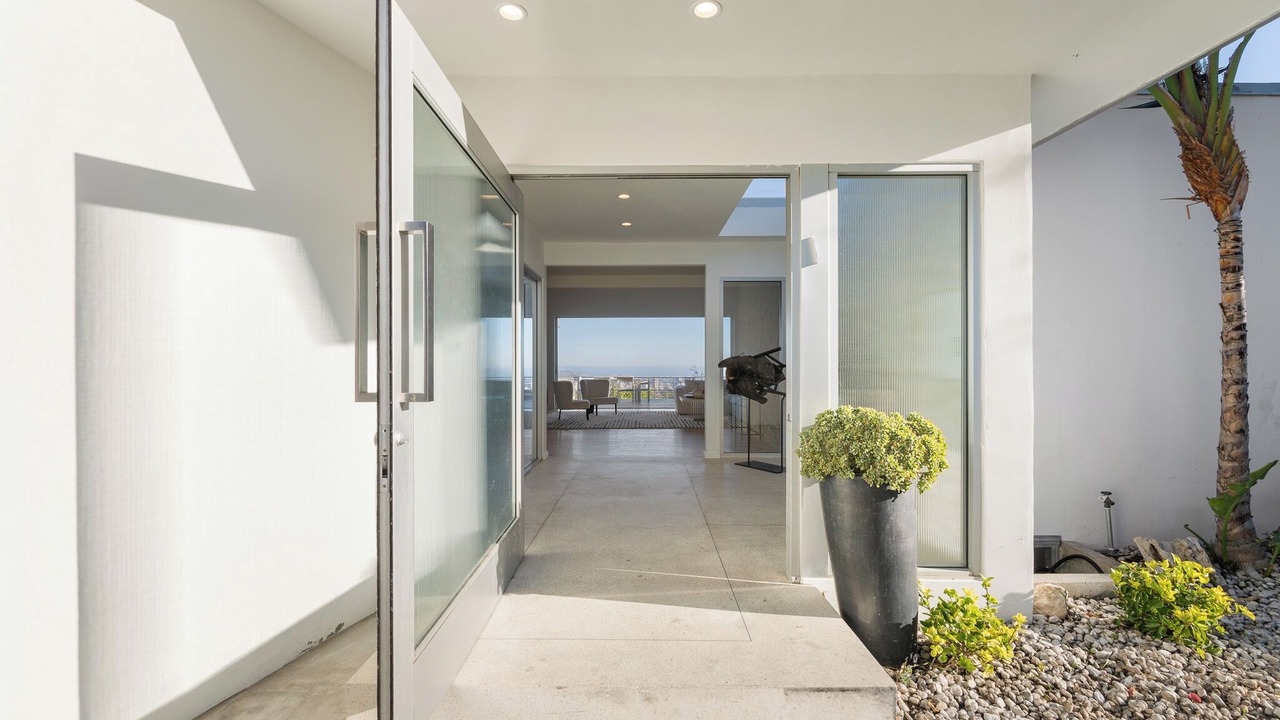 Photo of Patio Balcony in Beverly Glen