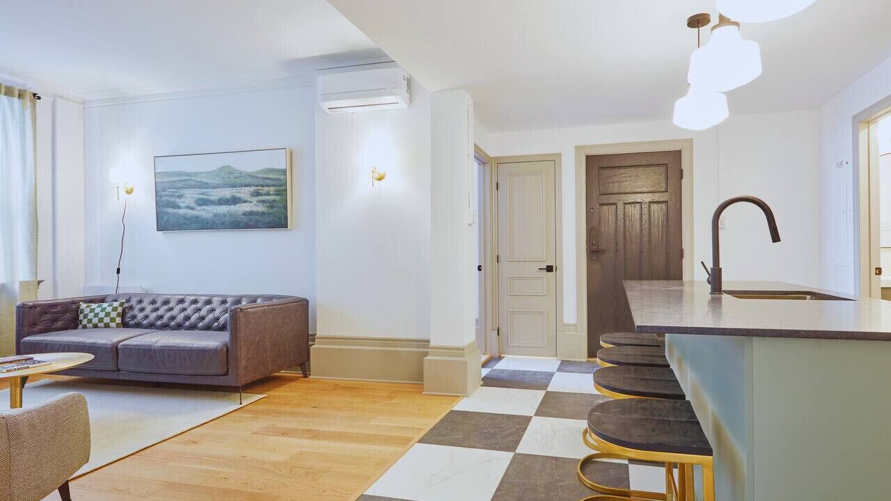 Photo of Livingroom in Shaughnessy Village