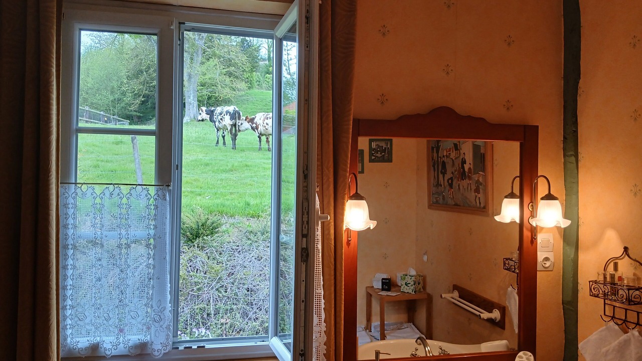 Photo of Bathroom in Courtonne-la-Meurdrac