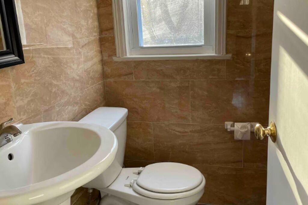 Photo of Bathroom in Maple Hill