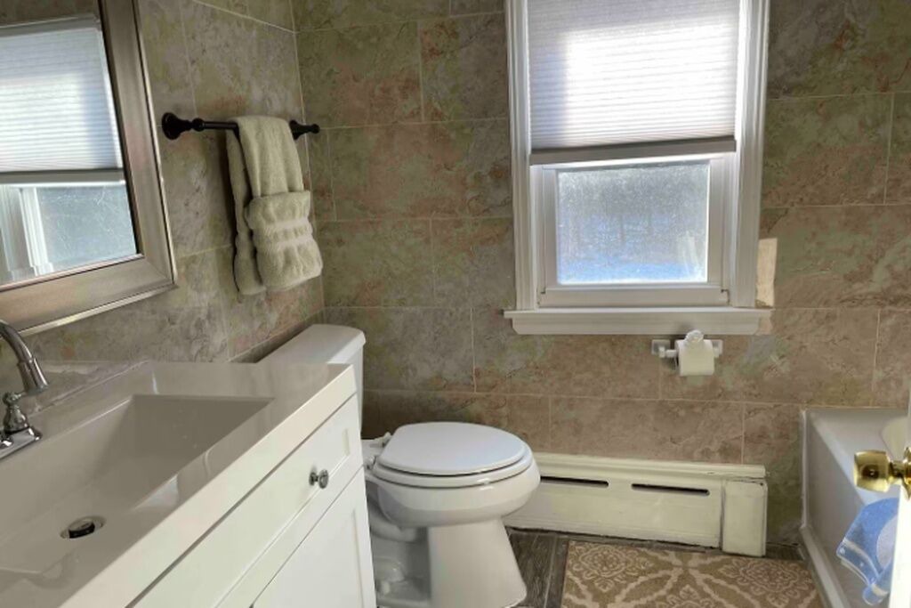 Photo of Bathroom in Maple Hill