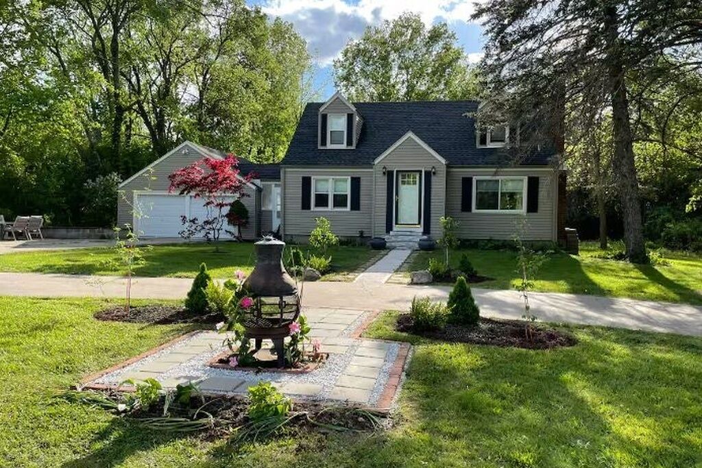 Photo of Outdoor in Maple Hill