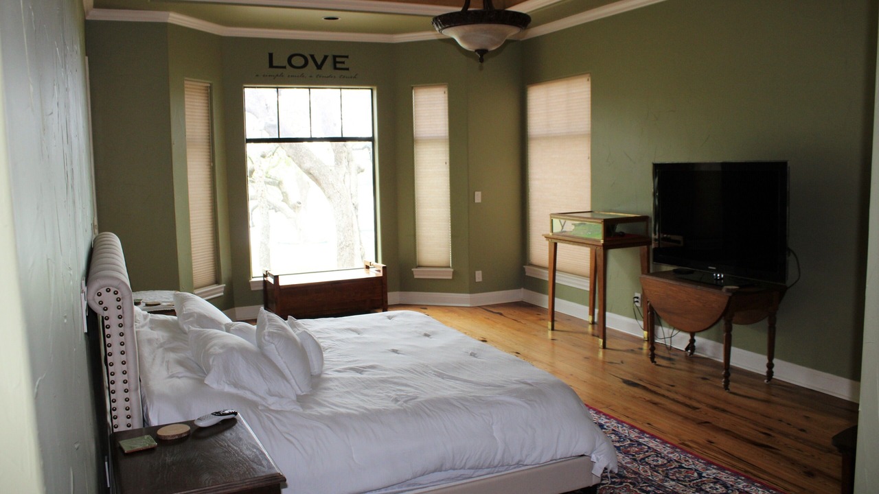 Photo of Bedroom in La Grange