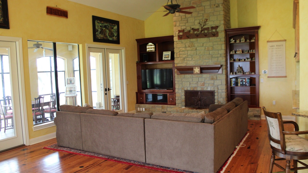 Photo of Livingroom in La Grange