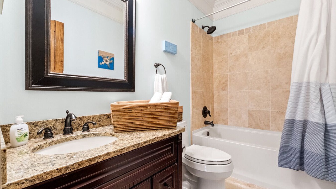 Photo of Bathroom in Centre