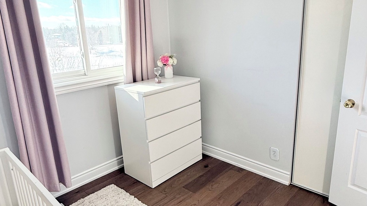 Photo of Bedroom in Alton