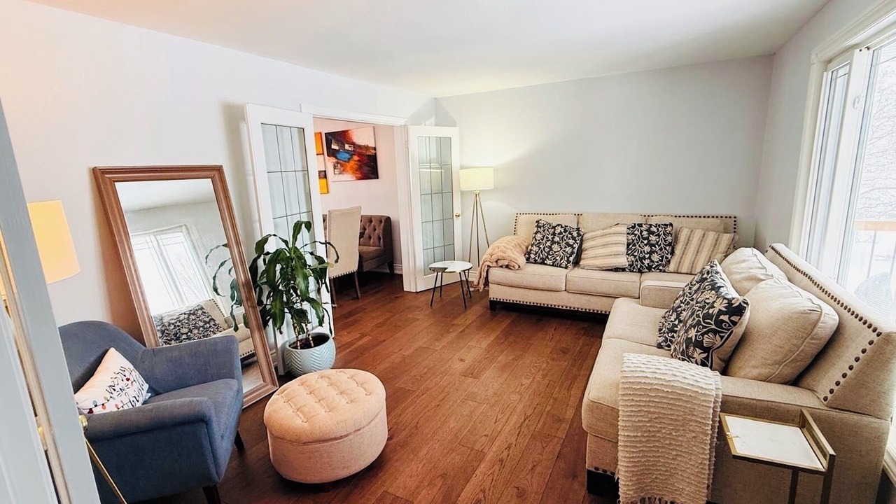 Photo of Livingroom in Alton