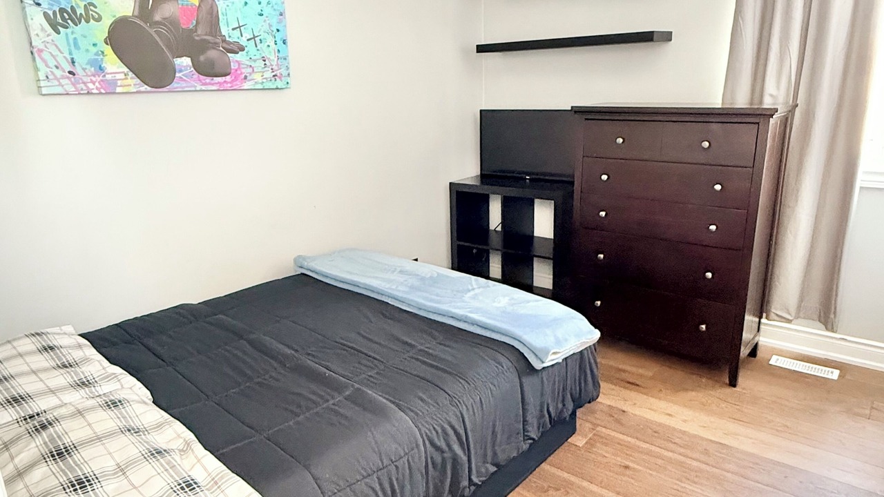 Photo of Bedroom in Alton