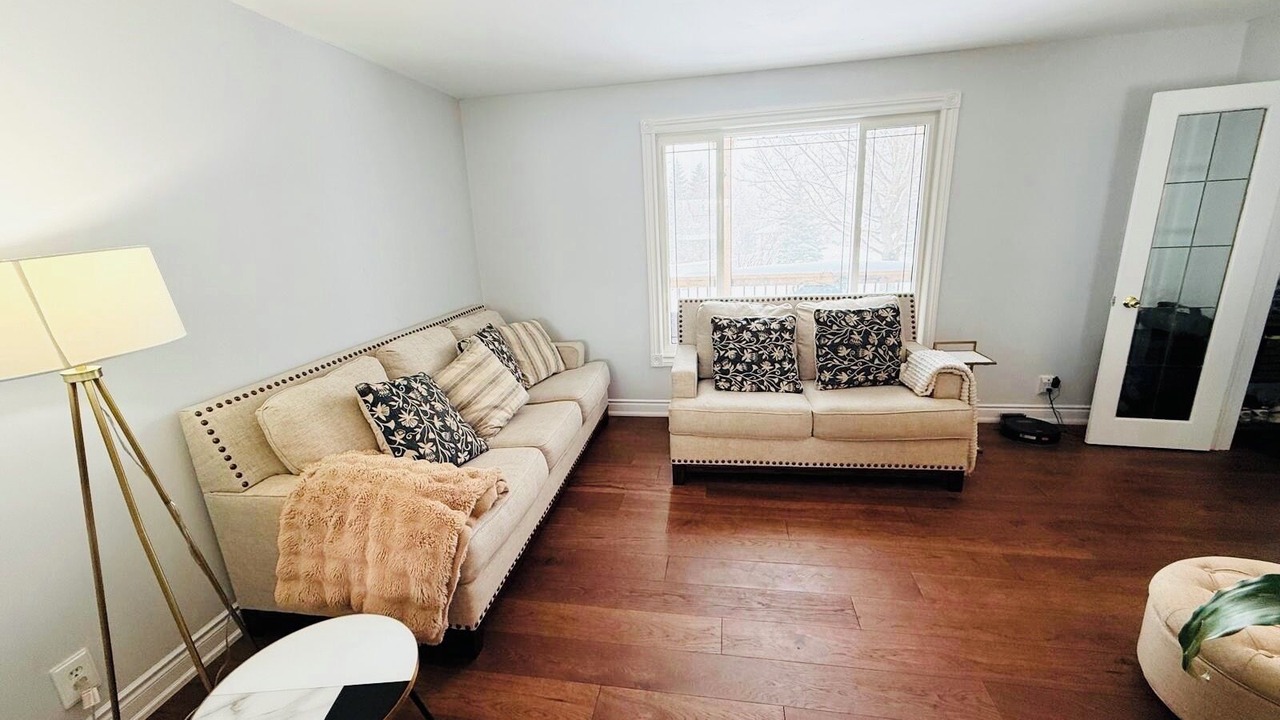 Photo of Livingroom in Alton