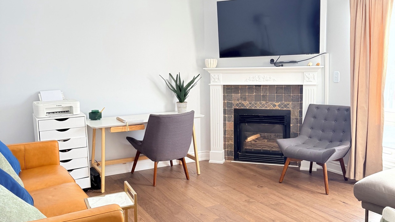 Photo of Livingroom in Alton