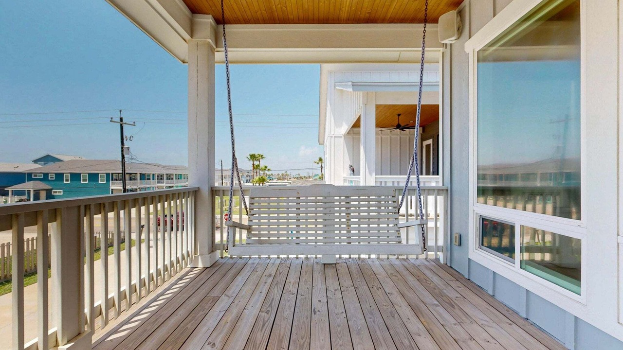 Photo of Patio Balcony in Leeward Sands
