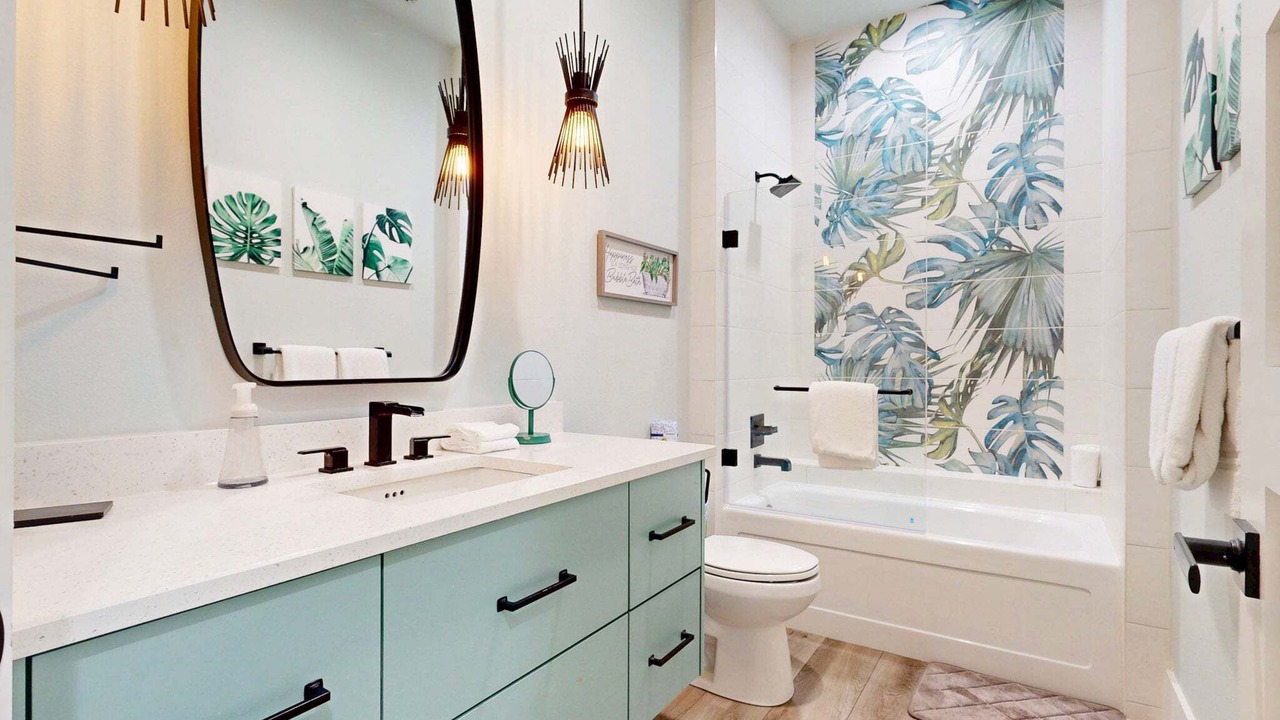 Photo of Bathroom in Leeward Sands