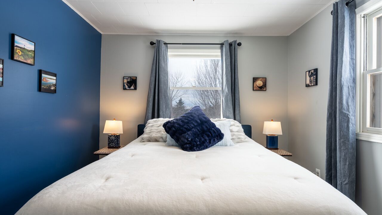 Photo of Bedroom in Beach Point
