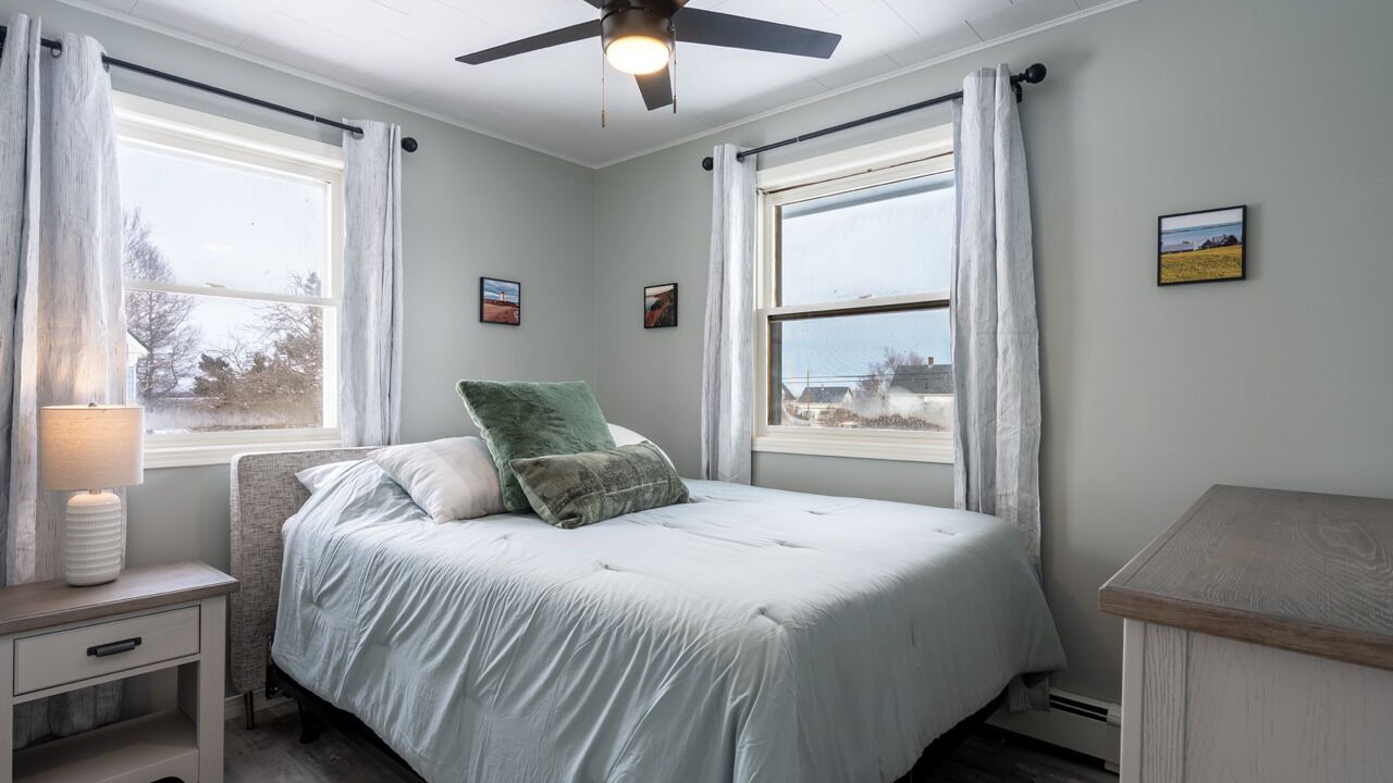 Photo of Bedroom in Beach Point