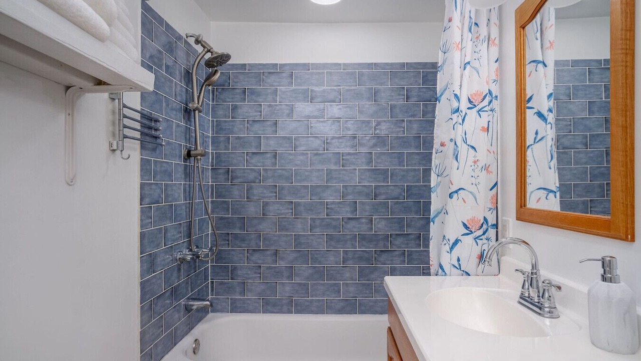 Photo of Bathroom in Channel Lake