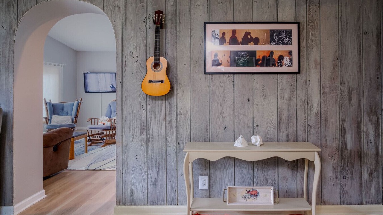 Photo of Bedroom in Channel Lake