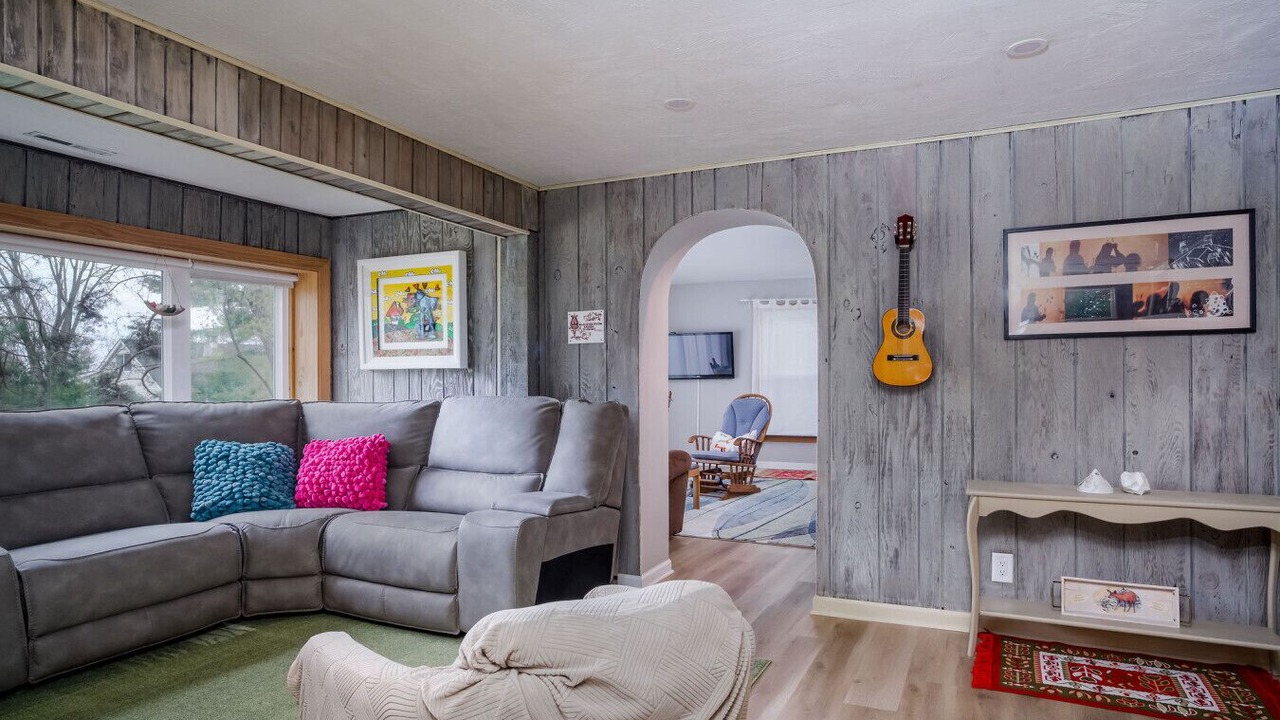 Photo of Bedroom in Channel Lake