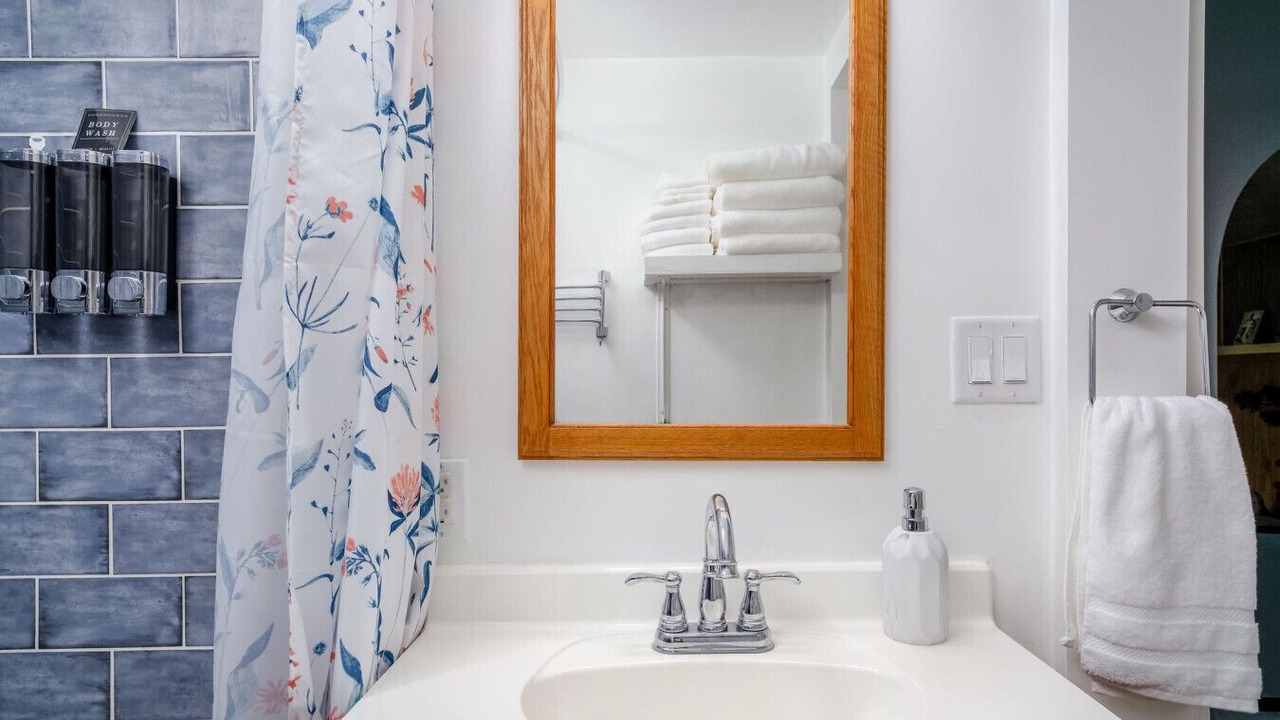 Photo of Bathroom in Channel Lake
