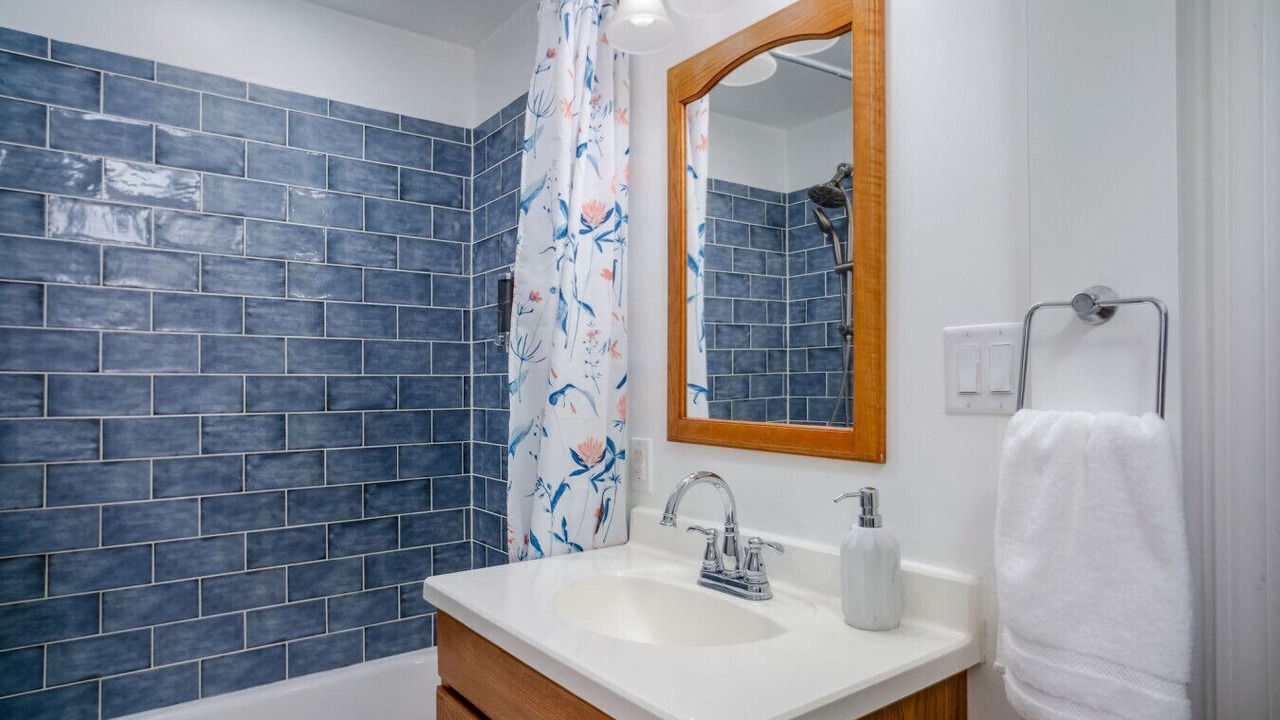 Photo of Bathroom in Channel Lake