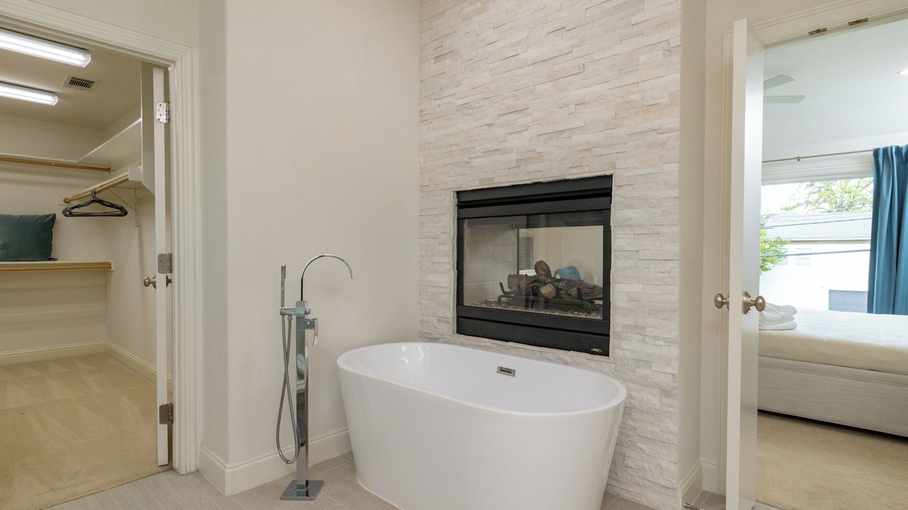 Photo of Livingroom in Knox - Henderson